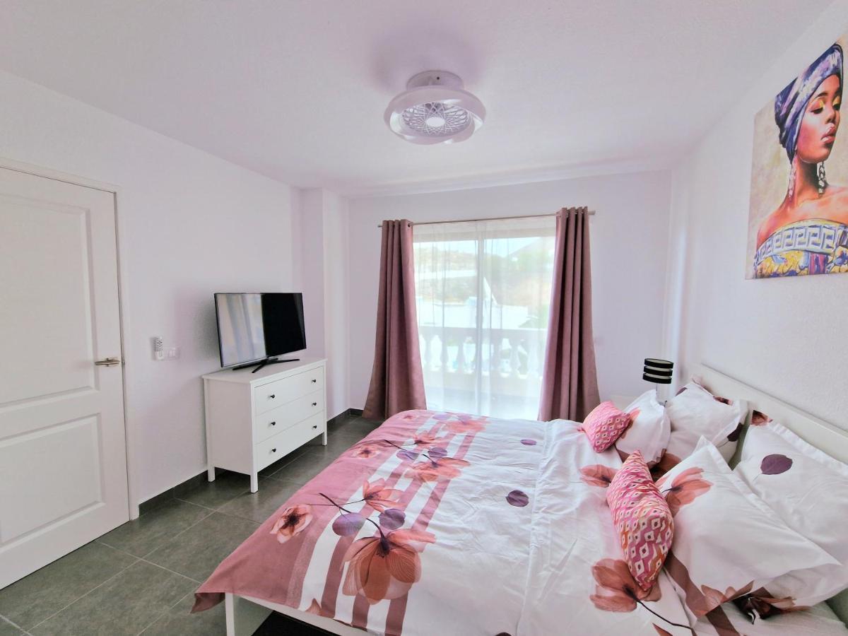 Rhea Calista Apartament ロスクリスティアーノス エクステリア 写真